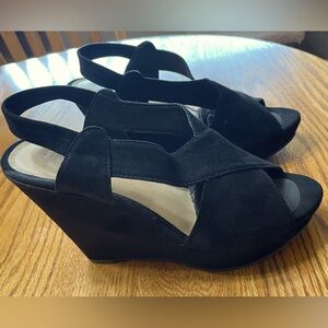 a.n.a (a new approach) black wedge